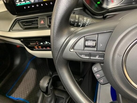 2023 Suzuki Swift VI, белый, 1323750 рублей - вид 18