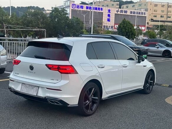 2022 Volkswagen Golf VIII, белый - вид 11
