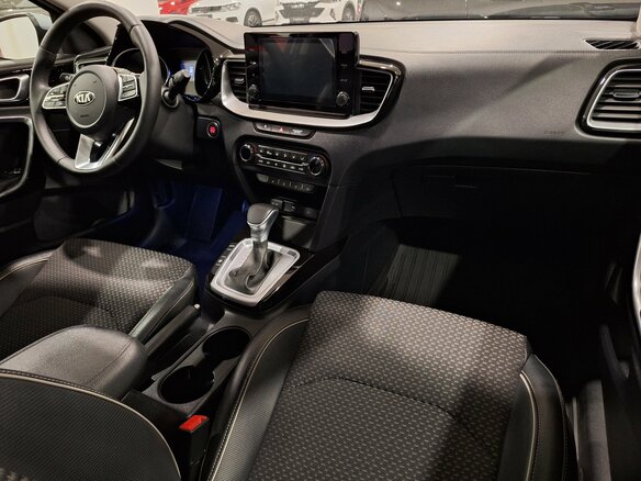 2020 Kia Ceed III, чёрный, 1920000 рублей - вид 12