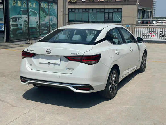 2023 Nissan Sylphy IV (B18) Рестайлинг, белый - вид 4