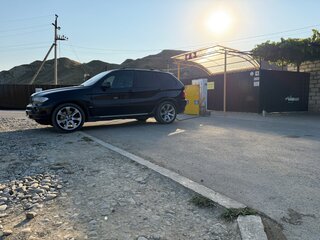 2005 BMW X5 4.8is I (E53) Рестайлинг, чёрный, 1400000 рублей, вид 3