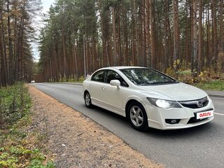 2009 Honda Civic Hybrid VIII Рестайлинг, белый, 445000 рублей, вид 3