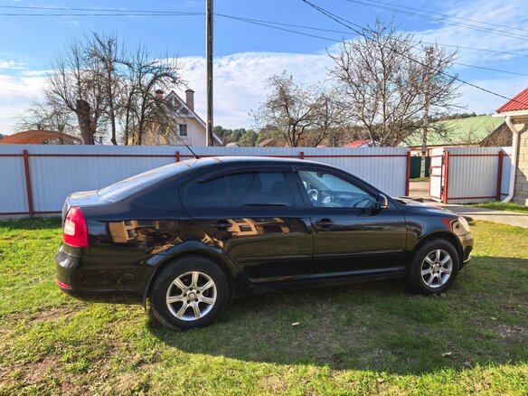 2010 Skoda Octavia II (A5) Рестайлинг, чёрный, 580000 рублей - вид 2