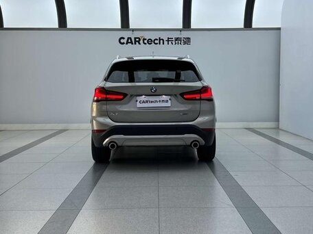 2021 BMW X1 18i sDrive II (F48) Рестайлинг, серый, 2050000 рублей, вид 3
