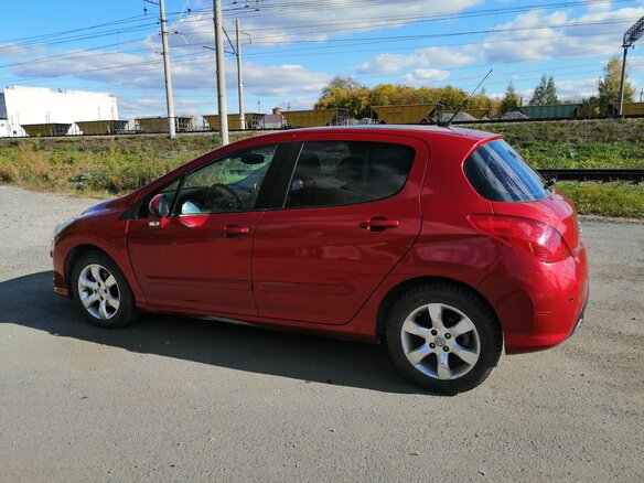 2008 Peugeot 308 I, красный, 450505 рублей - вид 5