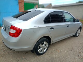 2014 Skoda Rapid I, серебристый, 900000 рублей, вид 3