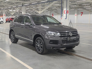 2010 Volkswagen Touareg II, серый, 1990000 рублей, вид 3