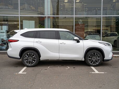2026 Toyota Highlander IV (XU70), белый, 5900000 рублей, вид 4