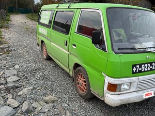 1997 Nissan Urvan III (E24), белый, 337000 рублей, вид 3