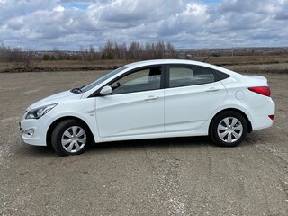 2016 Hyundai Solaris I Рестайлинг, белый, 950000 рублей, вид 4