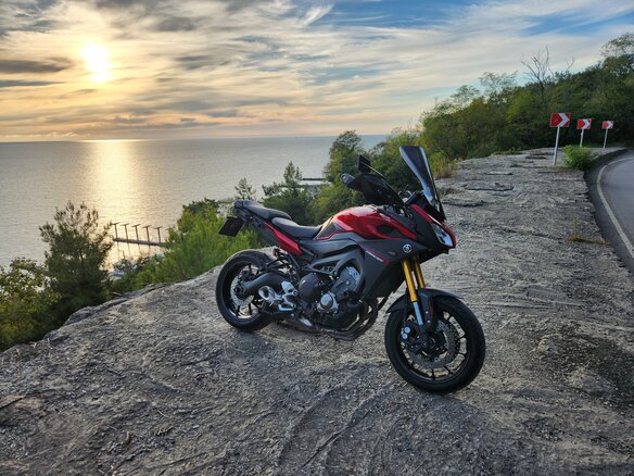 2015 Yamaha MT-09 Tracer (FJ-09), пурпурный, 850000 рублей - вид 14