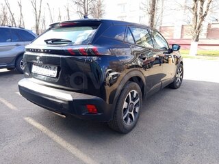 2020 Peugeot 2008 II, чёрный, 1350853 рублей, вид 2