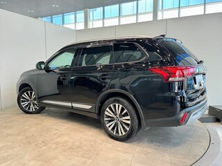 2020 Mitsubishi Outlander III Рестайлинг 3, чёрный, 2300000 рублей, вид 3