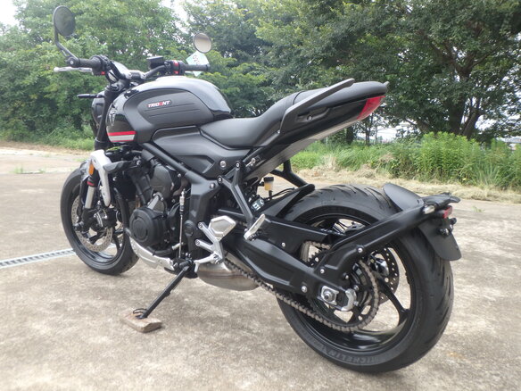 2024 Triumph Trident 660, чёрный, 860000 рублей - вид 7