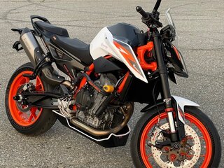 KTM 890 Duke R