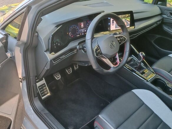 2023 Volkswagen Golf GTI VIII, серый, 2950000 рублей - вид 8