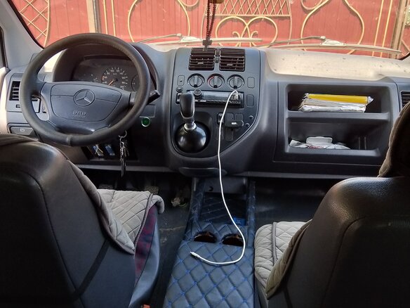 1998 Mercedes-Benz Vito 108 CDI I (W638), зелёный, 750000 рублей - вид 4