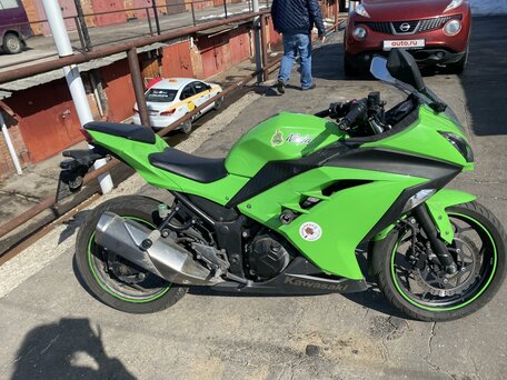 2013 Kawasaki Ninja 300, зелёный, 430000 рублей, вид 3
