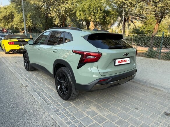 2025 Chevrolet Trax II, зелёный - вид 3