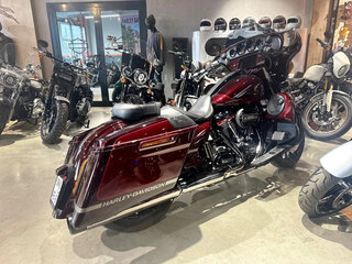 2018 Harley-Davidson CVO Street Glide, серый, 3950000 рублей, вид 3