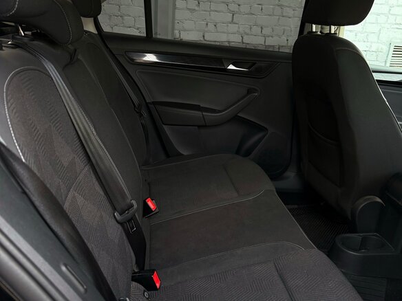 2022 Volkswagen Polo VI, чёрный, 1780000 рублей - вид 11