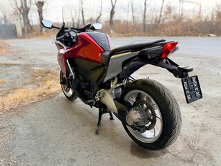 2010 Honda VFR 1200, красный, 700000 рублей, вид 4