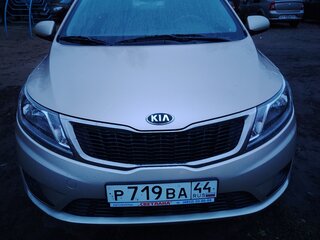 2013 Kia Rio III, бежевый, 850000 рублей, вид 2