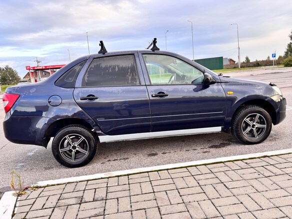 2012 Lada (ВАЗ) Granta I, серый, 195000 рублей - вид 2