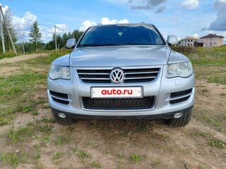 2007 Volkswagen Touareg I Рестайлинг, серебристый, 1600000 рублей, вид 3