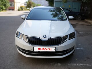 2017 Skoda Octavia III (A7) Рестайлинг, белый, 1350000 рублей, вид 4