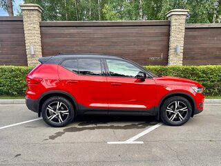 2021 Volvo XC40 I, красный, 3240000 рублей, вид 2