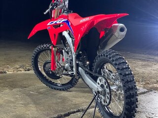 2024 Honda CRF 250R, красный, 900000 рублей, вид 3