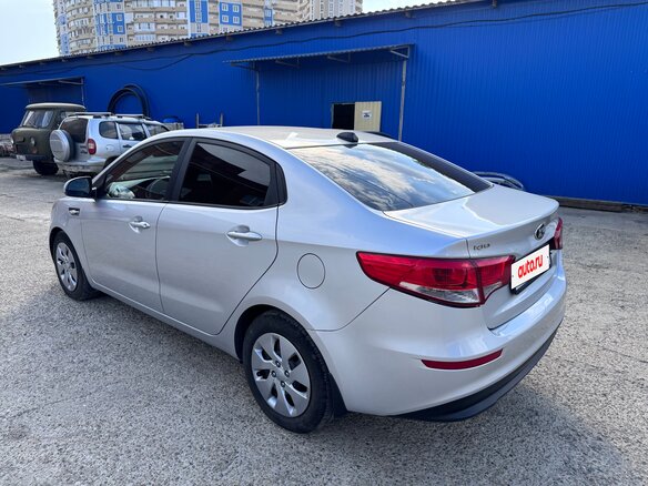 2016 Kia Rio III Рестайлинг, серебристый - вид 6