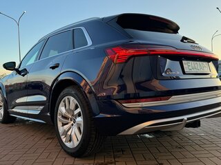 2022 Audi e-tron S, синий, 4179201 рублей, вид 4