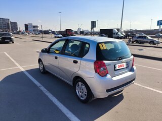 2010 Chevrolet Aveo I Рестайлинг, серебристый, 600000 рублей, вид 4