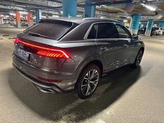2020 Audi Q8 45 TDI I (4M), серый, 8700000 рублей, вид 5