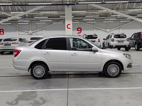 2024 Lada (ВАЗ) Granta I Рестайлинг, серый, 695000 рублей, вид 4