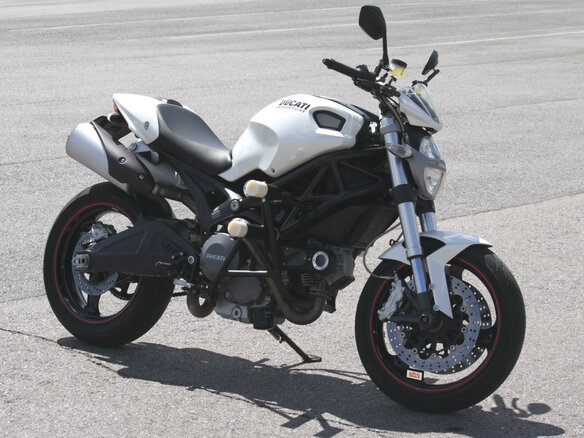 2009 Ducati Monster 696, белый - вид 2