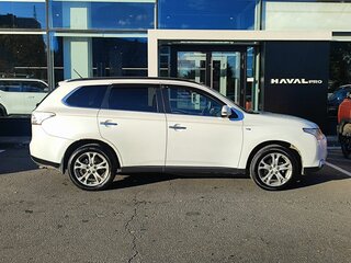 2013 Mitsubishi Outlander III, белый, 1269000 рублей, вид 4