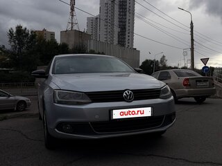 2013 Volkswagen Jetta VI, серебристый, 1100000 рублей, вид 1