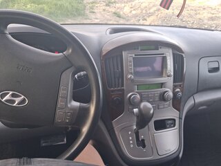 2011 Hyundai Grand Starex I, серый, 1800000 рублей, вид 3