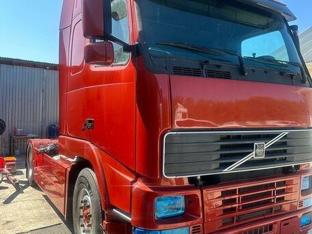 1998 Volvo FH, красный, 2799999 рублей, вид 2