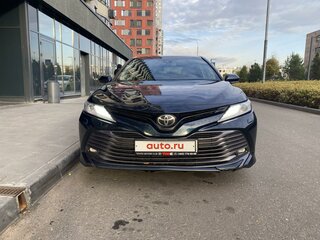 2019 Toyota Camry VIII (XV70), синий, 2450000 рублей, вид 1