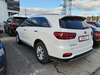 2019 Kia Sorento III Prime Рестайлинг, белый, 2500000 рублей, вид 2