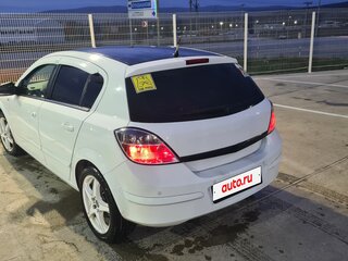 2011 Opel Astra H Рестайлинг, белый, 700000 рублей, вид 5