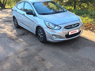 2013 Hyundai Solaris I, серебристый, 600000 рублей, вид 1