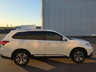2019 Mitsubishi Outlander III Рестайлинг 3, белый, 2250000 рублей, вид 1