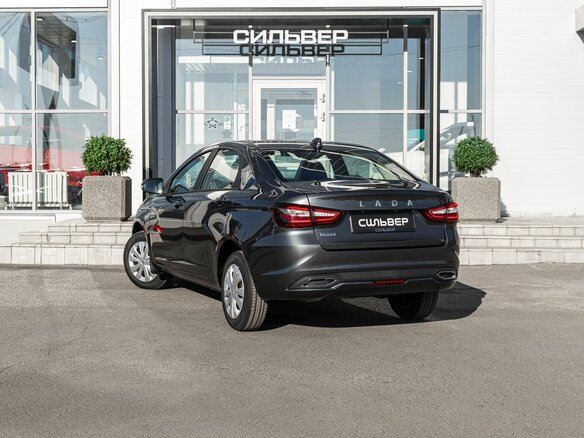2026 Lada (ВАЗ) Vesta I Рестайлинг (NG), серый, 1705000 рублей - вид 2