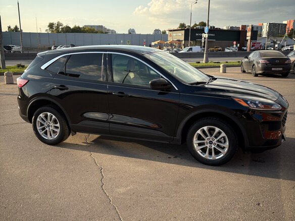 2020 Ford Escape IV, чёрный, 1650000 рублей - вид 10