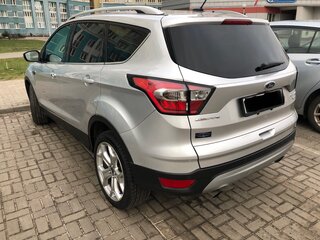 2017 Ford Escape III Рестайлинг, серебристый, 1500000 рублей, вид 4